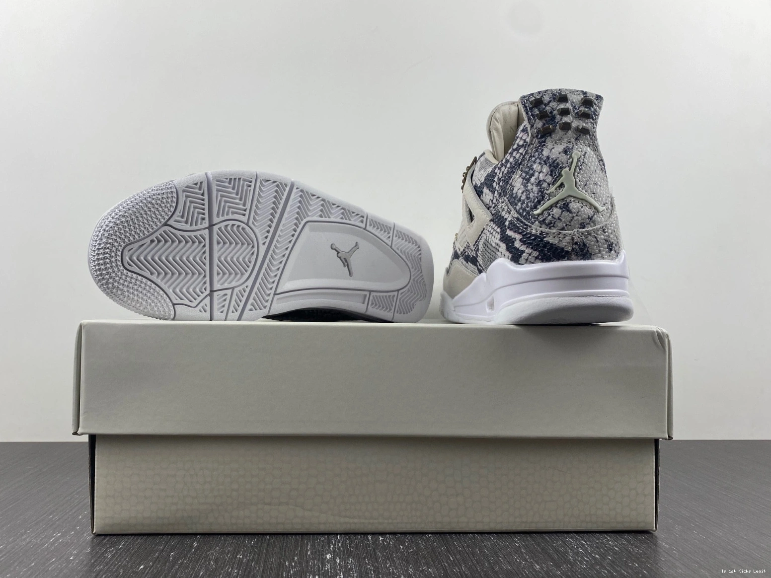 819139-030 Retro Snakeskin 4 Jordan - 0320